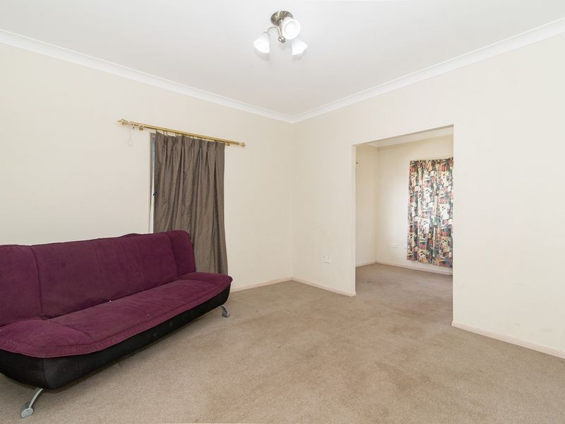 16 Sourris Street, Mount Lofty QLD 4350