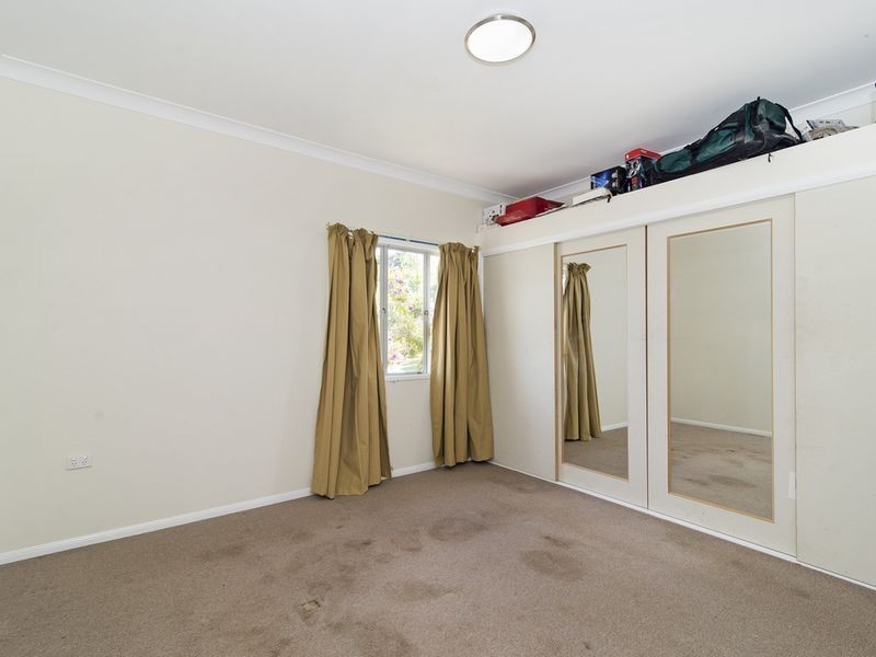 16 Sourris Street, Mount Lofty QLD 4350