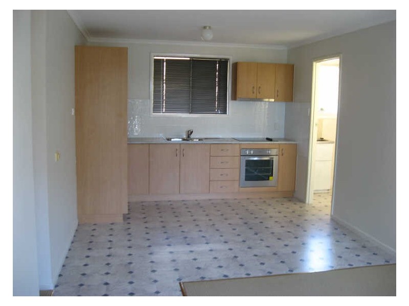 2/10a Holberton Street, Rockville QLD 4350