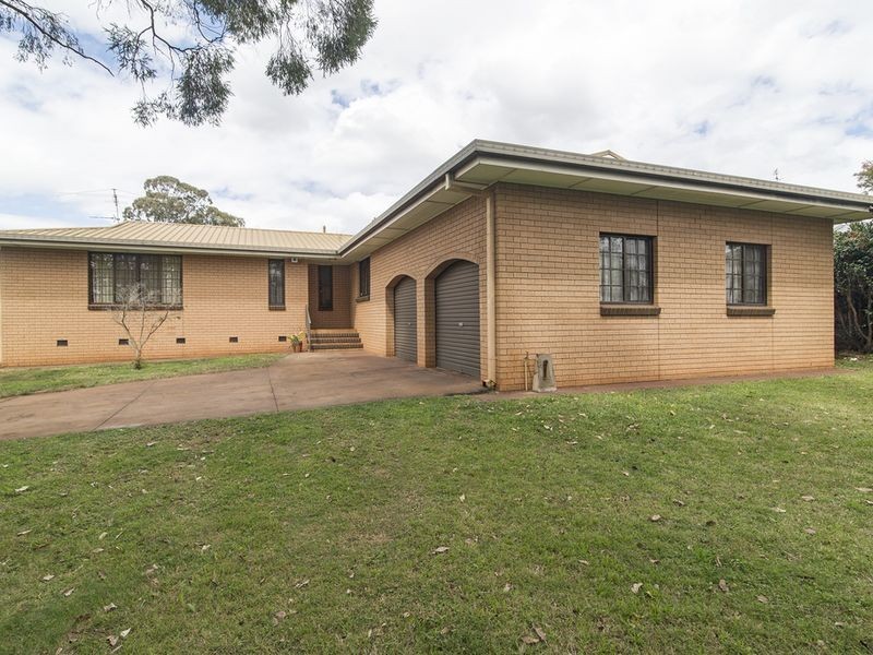 436 Hume Street, Middle Ridge QLD 4350