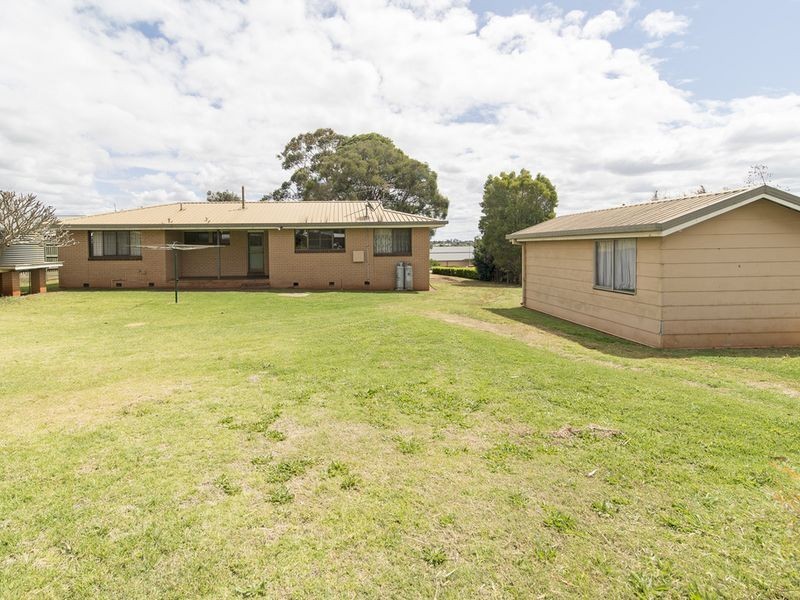 436 Hume Street, Middle Ridge QLD 4350