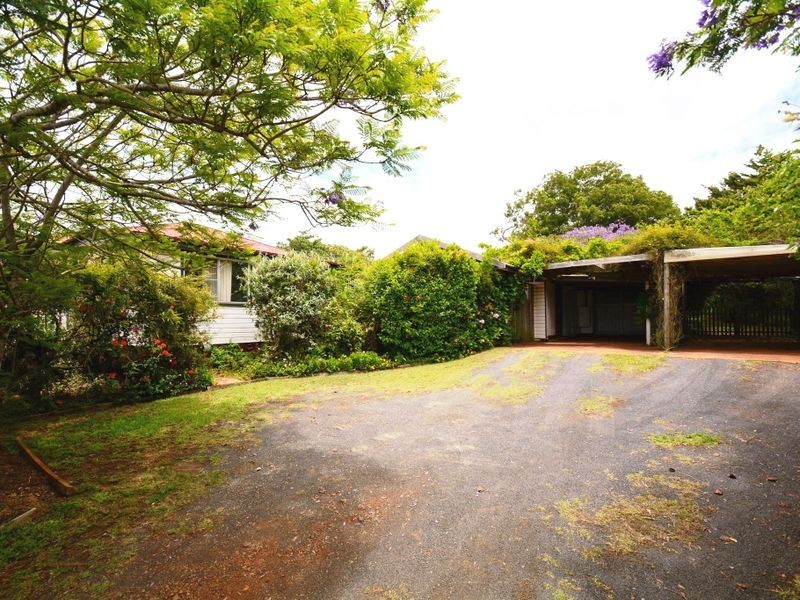 11 Lyndall Street, Harristown QLD 4350