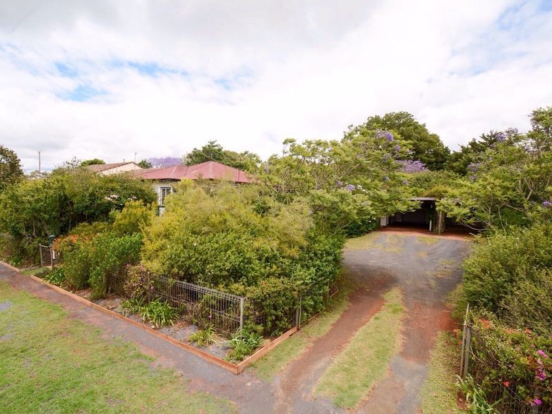 11 Lyndall Street, Harristown QLD 4350