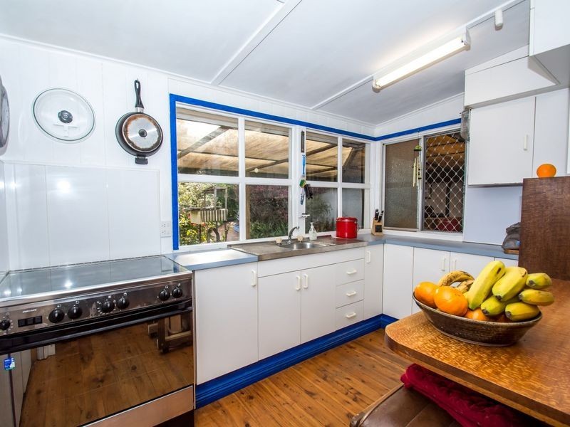 11 Lyndall Street, Harristown QLD 4350
