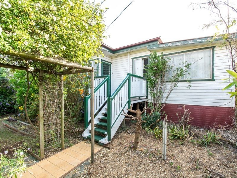 11 Lyndall Street, Harristown QLD 4350