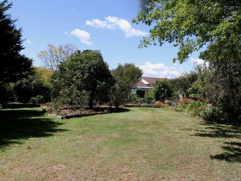 11 Lyndall Street, Harristown QLD 4350