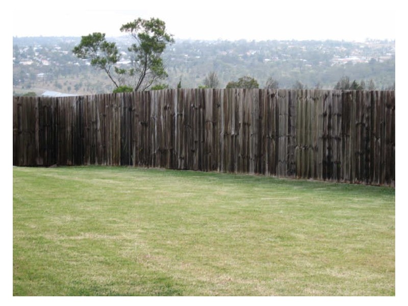 17 McShane Drive MOUNT KYNOCH, Toowoomba QLD 4350