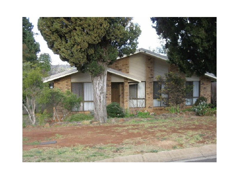 302 Mackenzie Street, Rangeville QLD 4350