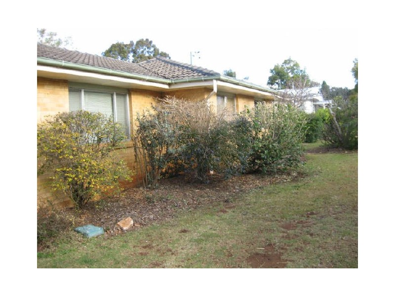 24 Talinga Street, Mount Lofty QLD 4350
