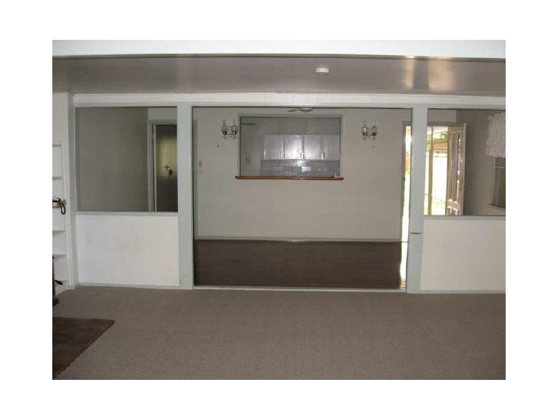 24 Talinga Street, Mount Lofty QLD 4350
