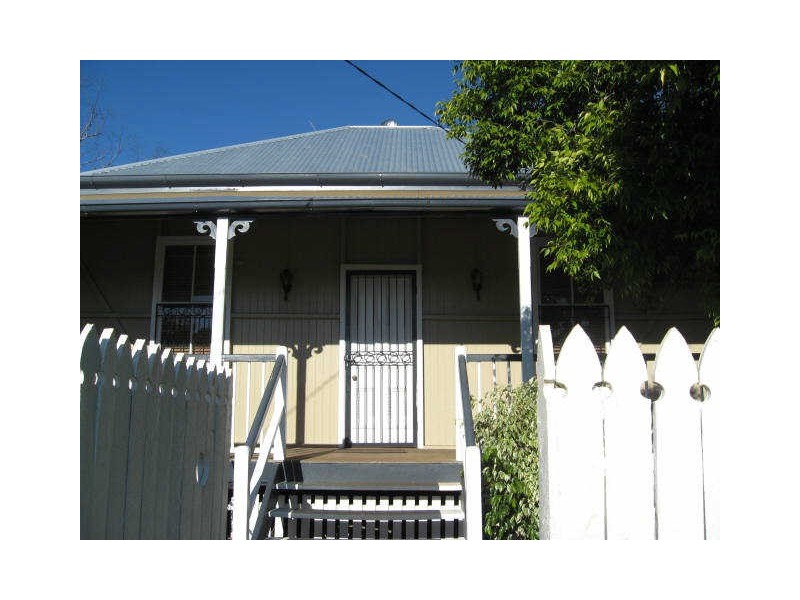 10 Hampshire Street, Toowoomba City QLD 4350