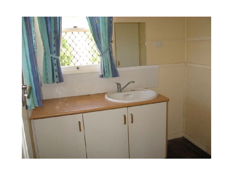 18 Seaton Street, Centenary Heights QLD 4350