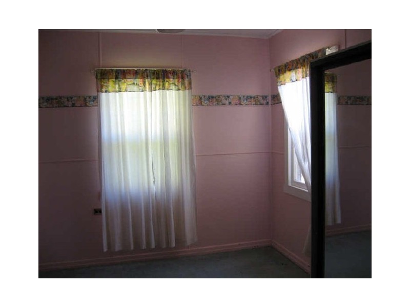 18 Seaton Street, Centenary Heights QLD 4350