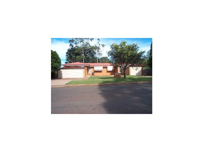 2/128 Water Street, South Toowoomba QLD 4350