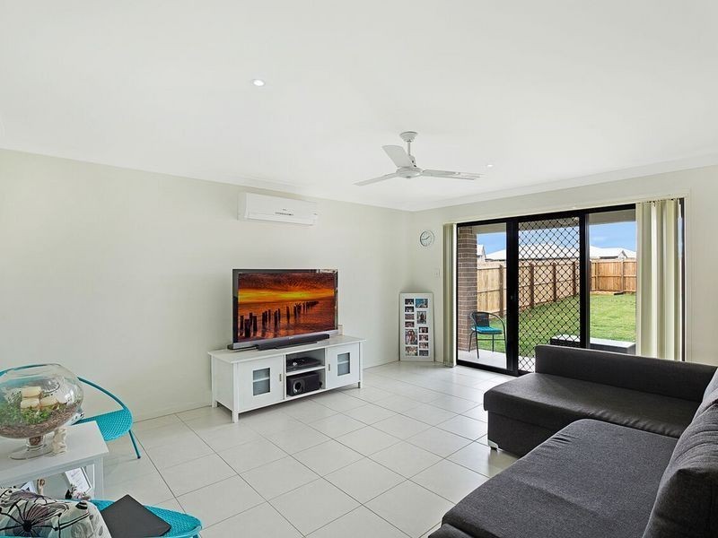 7 Bishop Street, Cambooya QLD 4358