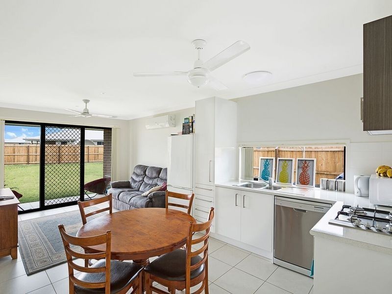 7 Bishop Street, Cambooya QLD 4358