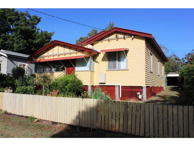 4 Louisa Street, South Toowoomba QLD 4350