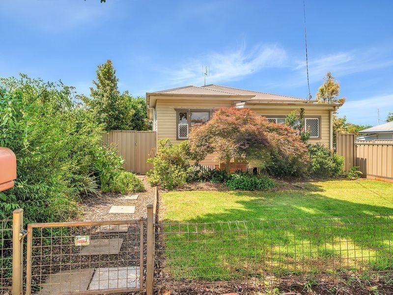 21 Warwick Street, Harristown QLD 4350