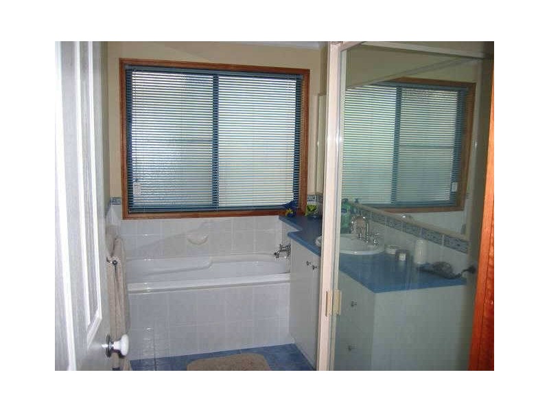 2/9 Mason Court, Kearneys Spring QLD 4350