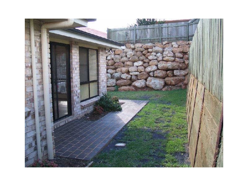 2/9 Mason Court, Kearneys Spring QLD 4350