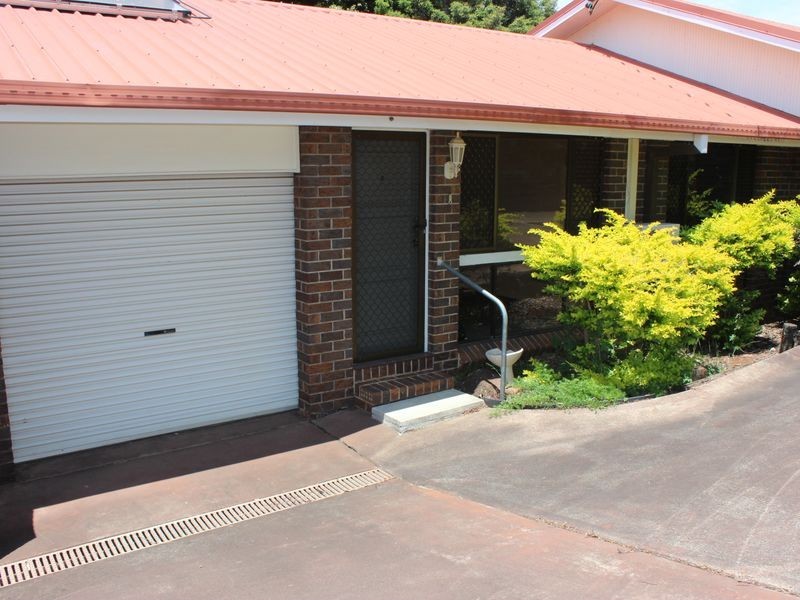 2/12 Athol Street, Harlaxton QLD 4350