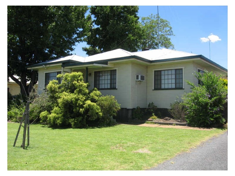 6 Louden Street, South Toowoomba QLD 4350