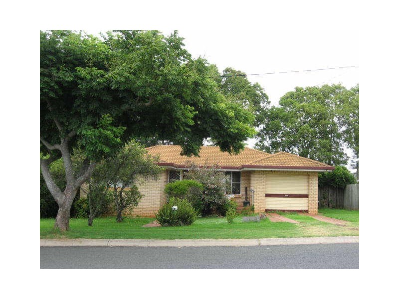 8 Bagot Street, Centenary Heights QLD 4350