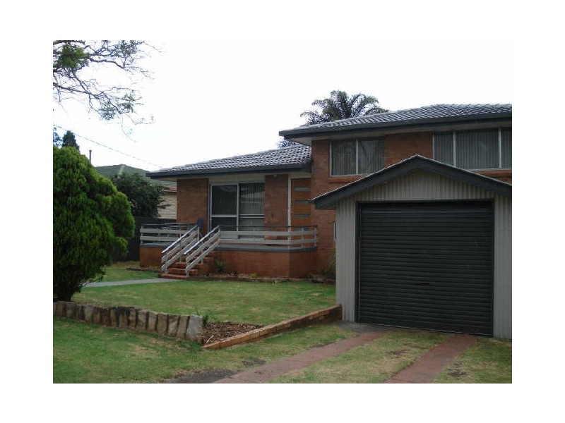 6 Raelyn Street, Centenary Heights QLD 4350