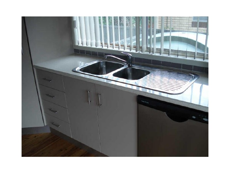 6 Raelyn Street, Centenary Heights QLD 4350