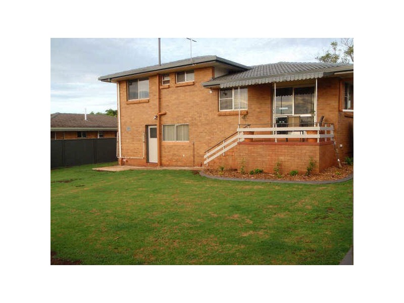 6 Raelyn Street, Centenary Heights QLD 4350