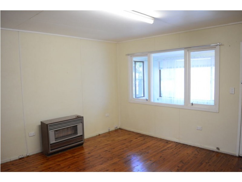 365 West Street, Harristown QLD 4350