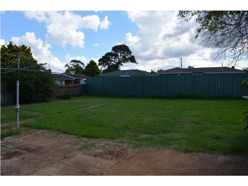 365 West Street, Harristown QLD 4350