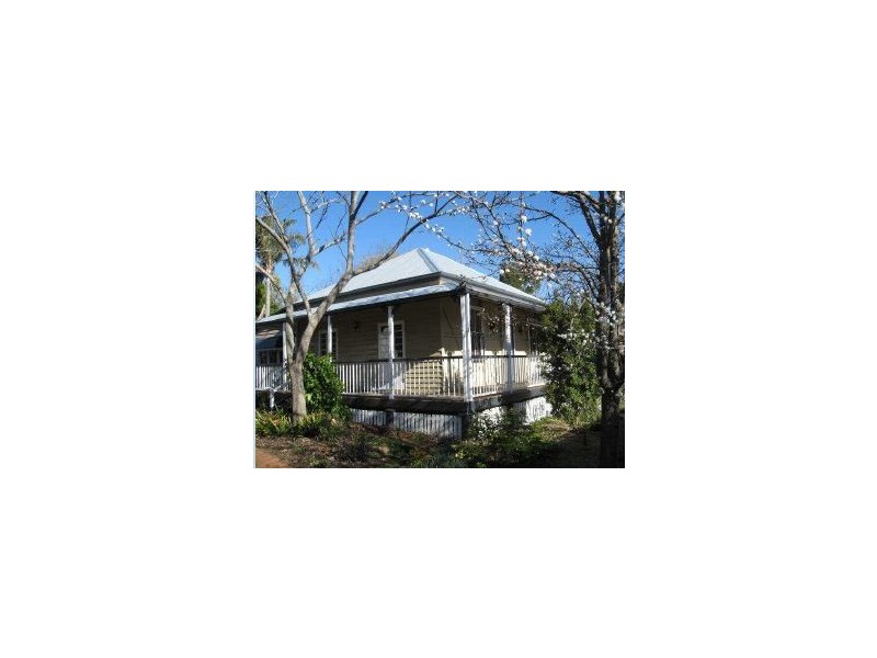 10 Hampshire Street, Toowoomba City QLD 4350