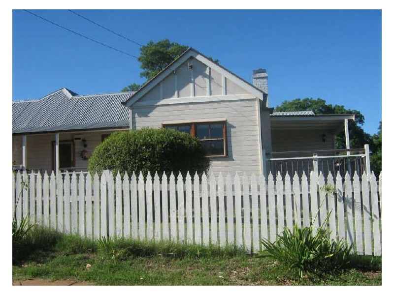 172 South Street, Centenary Heights QLD 4350