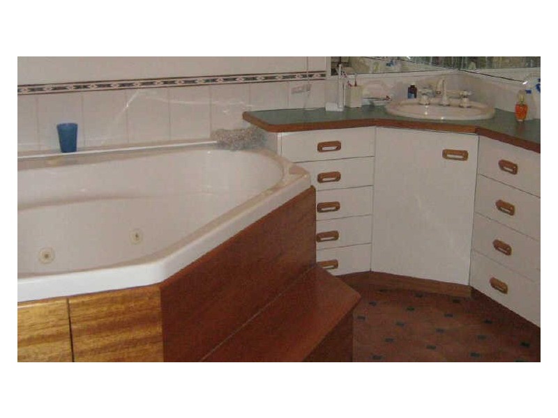 172 South Street, Centenary Heights QLD 4350