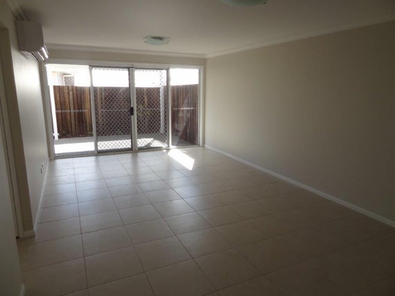 2/15 Wapiti Street, Kearneys Spring QLD 4350