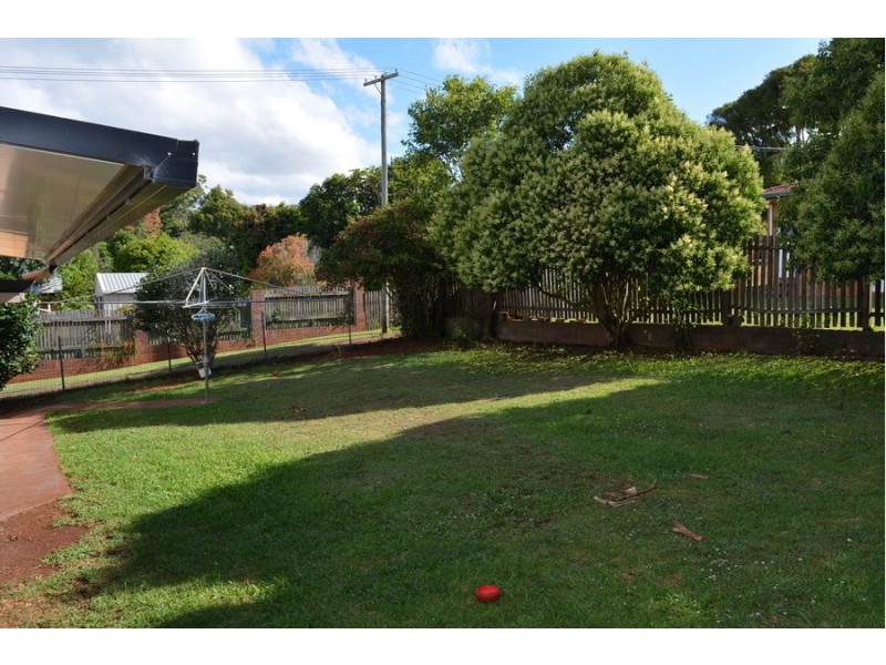 17 Martini Street, Mount Lofty QLD 4350