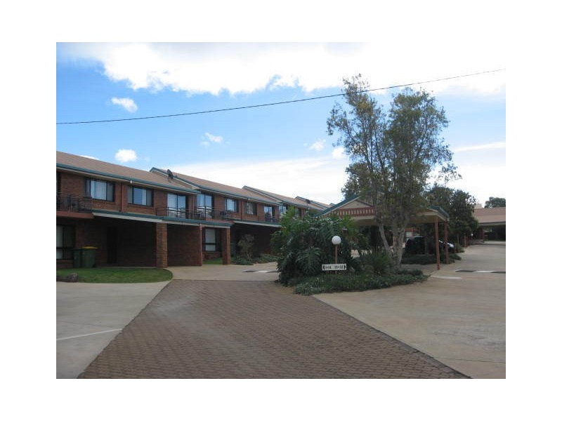 2/367 Margaret Street, Newtown QLD 4350