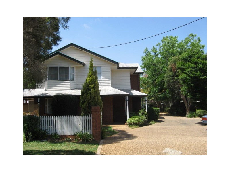 4/8 Bruce Street, East Toowoomba QLD 4350