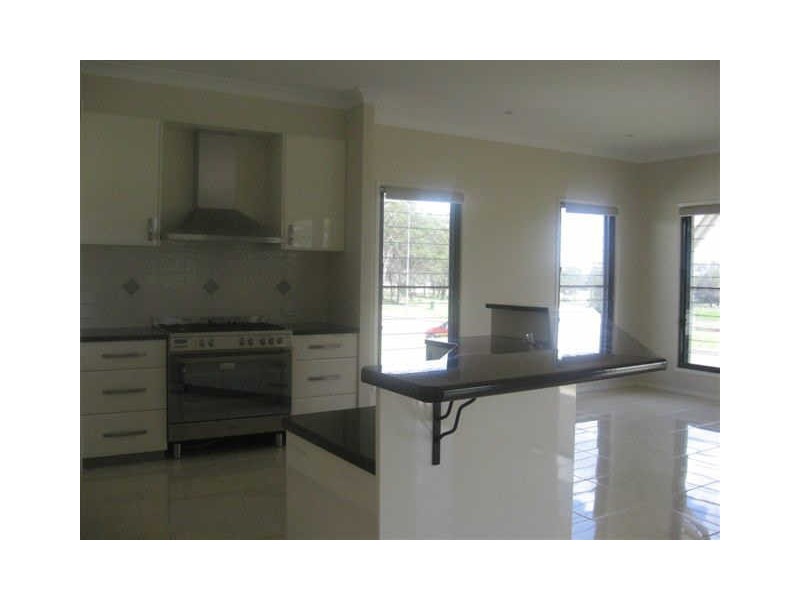 1 Eagle Street, Highfields QLD 4352