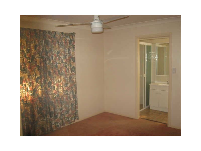 2/2 Paulene Crescent, Kearneys Spring QLD 4350