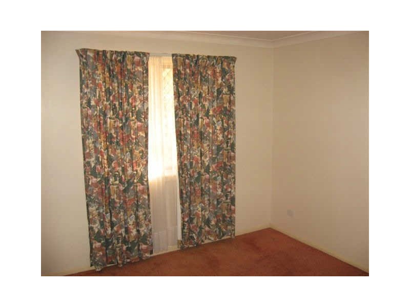 2/2 Paulene Crescent, Kearneys Spring QLD 4350