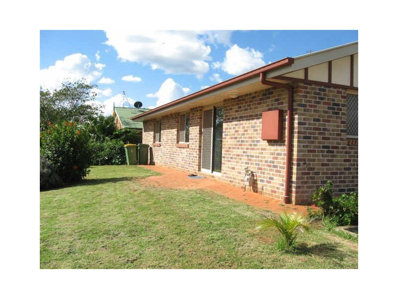 2/2 Paulene Crescent, Kearneys Spring QLD 4350