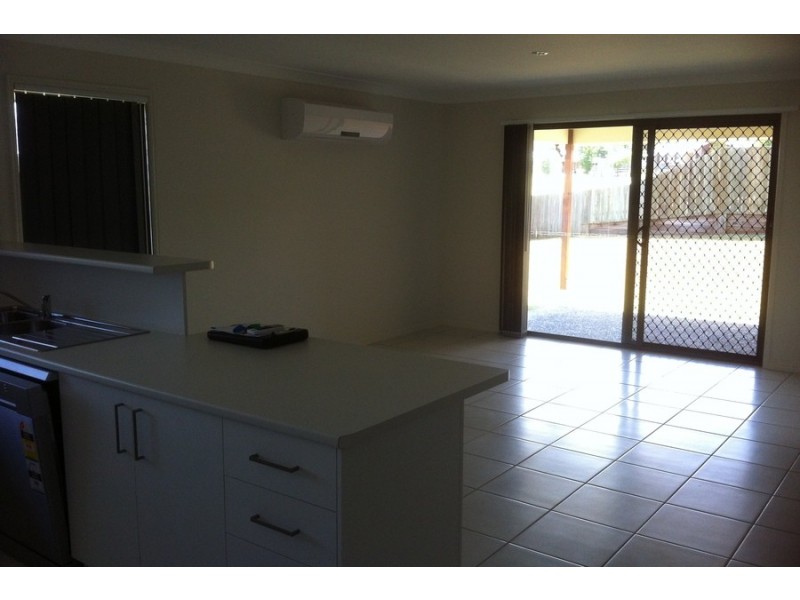 8 Koel Crescent, Highfields QLD 4352