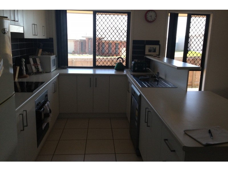 8 Koel Crescent, Highfields QLD 4352