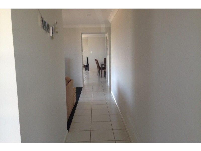 8 Koel Crescent, Highfields QLD 4352