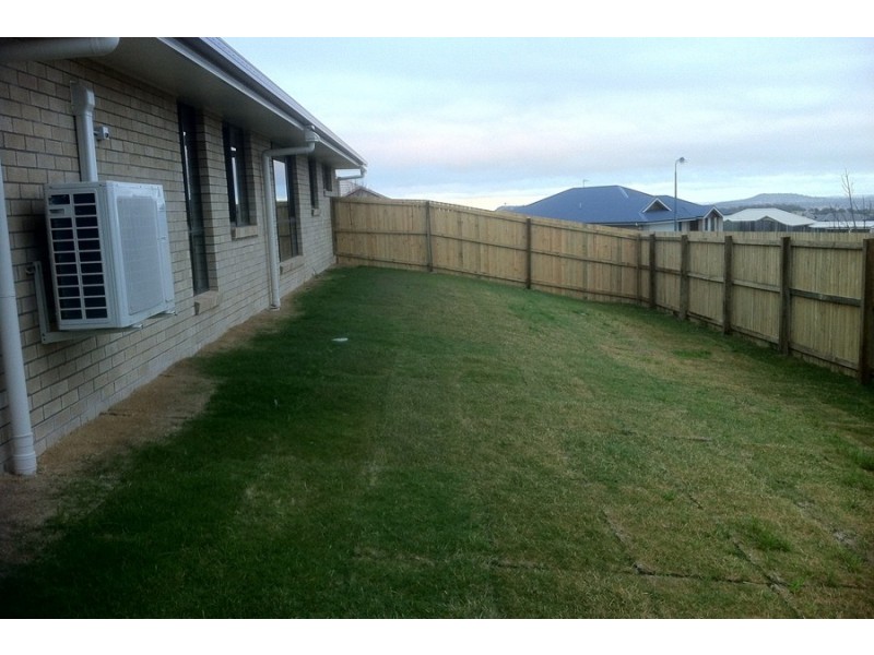 8 Koel Crescent, Highfields QLD 4352