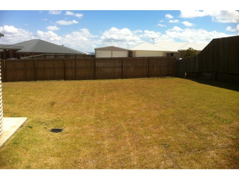 8 Koel Crescent, Highfields QLD 4352