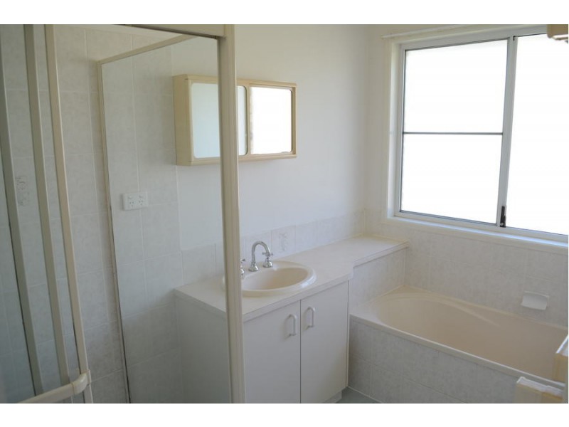 18 Freyling Court, Kearneys Spring QLD 4350