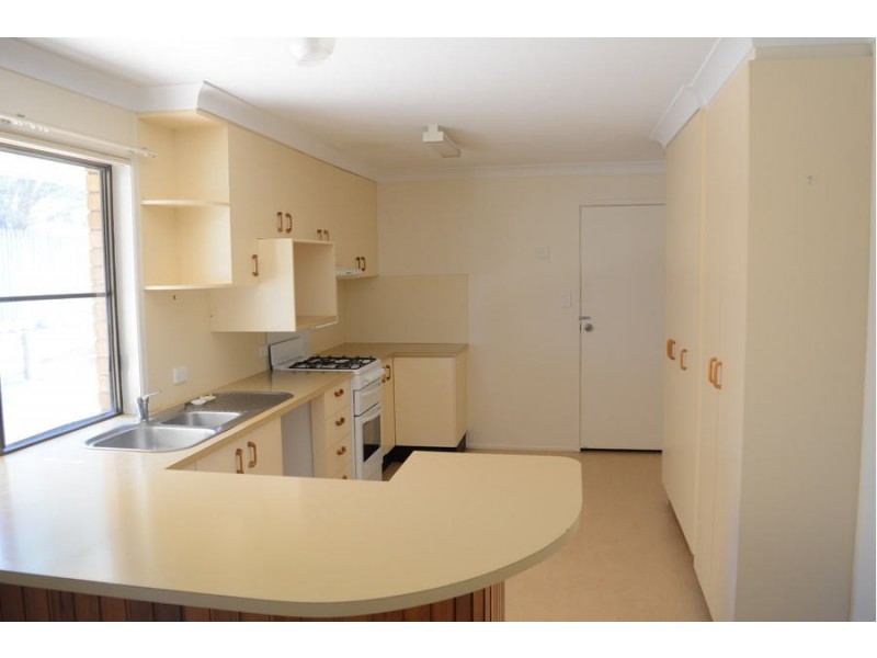 12 Ballin Drive, Centenary Heights QLD 4350